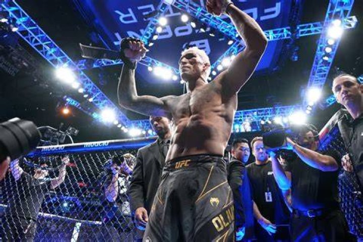 After UFC 274 Drama, Charles Oliveira Is Not the Champ, but He's Still