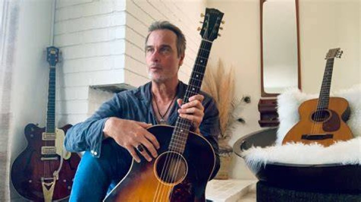 Robert DeLeo on how his vintage guitar collection inspired his first